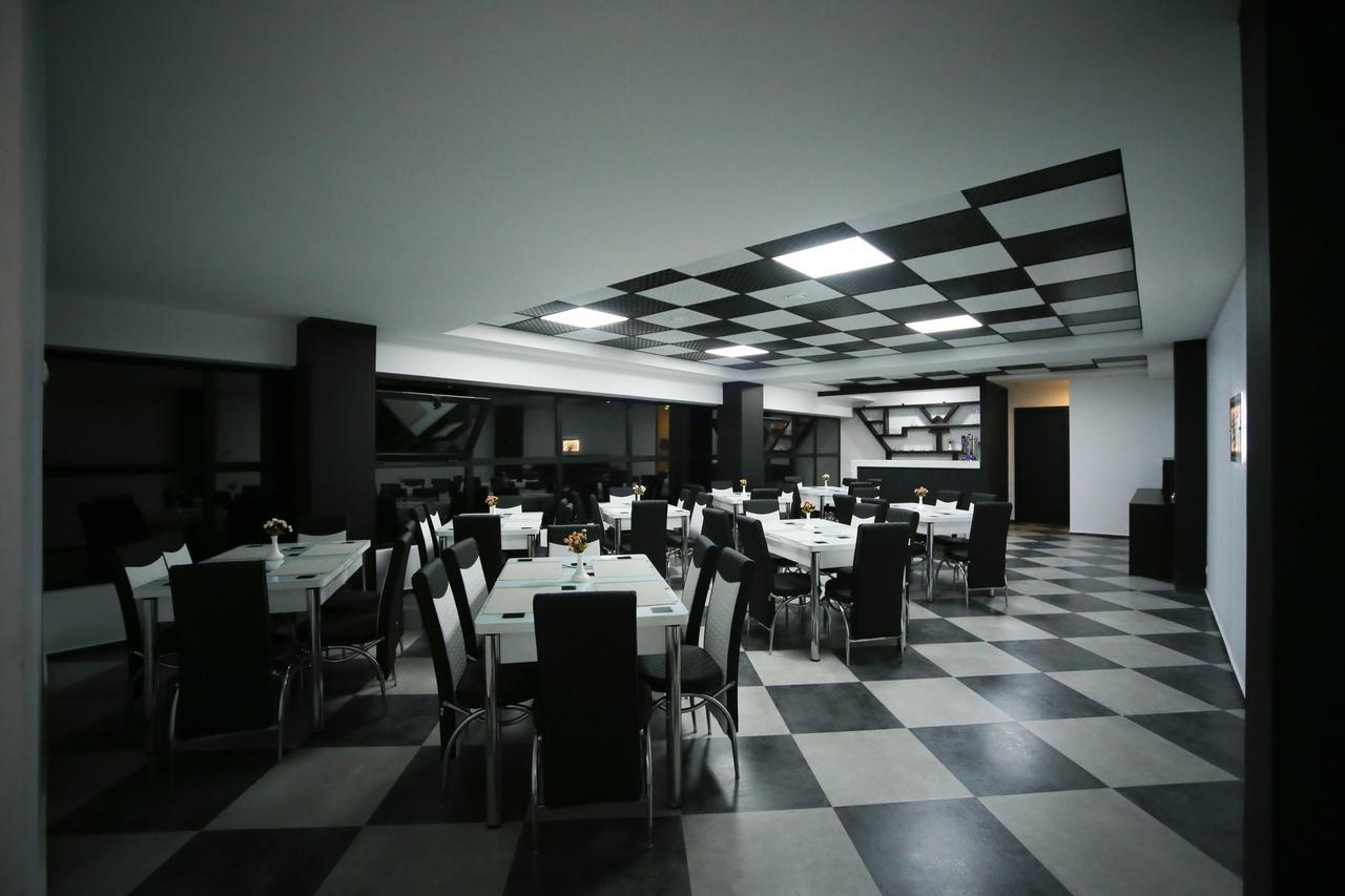 West Tower Hotel Koutaïssi Extérieur photo