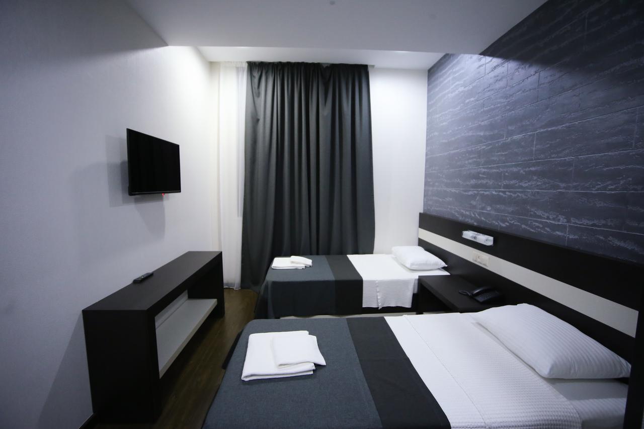 West Tower Hotel Koutaïssi Extérieur photo