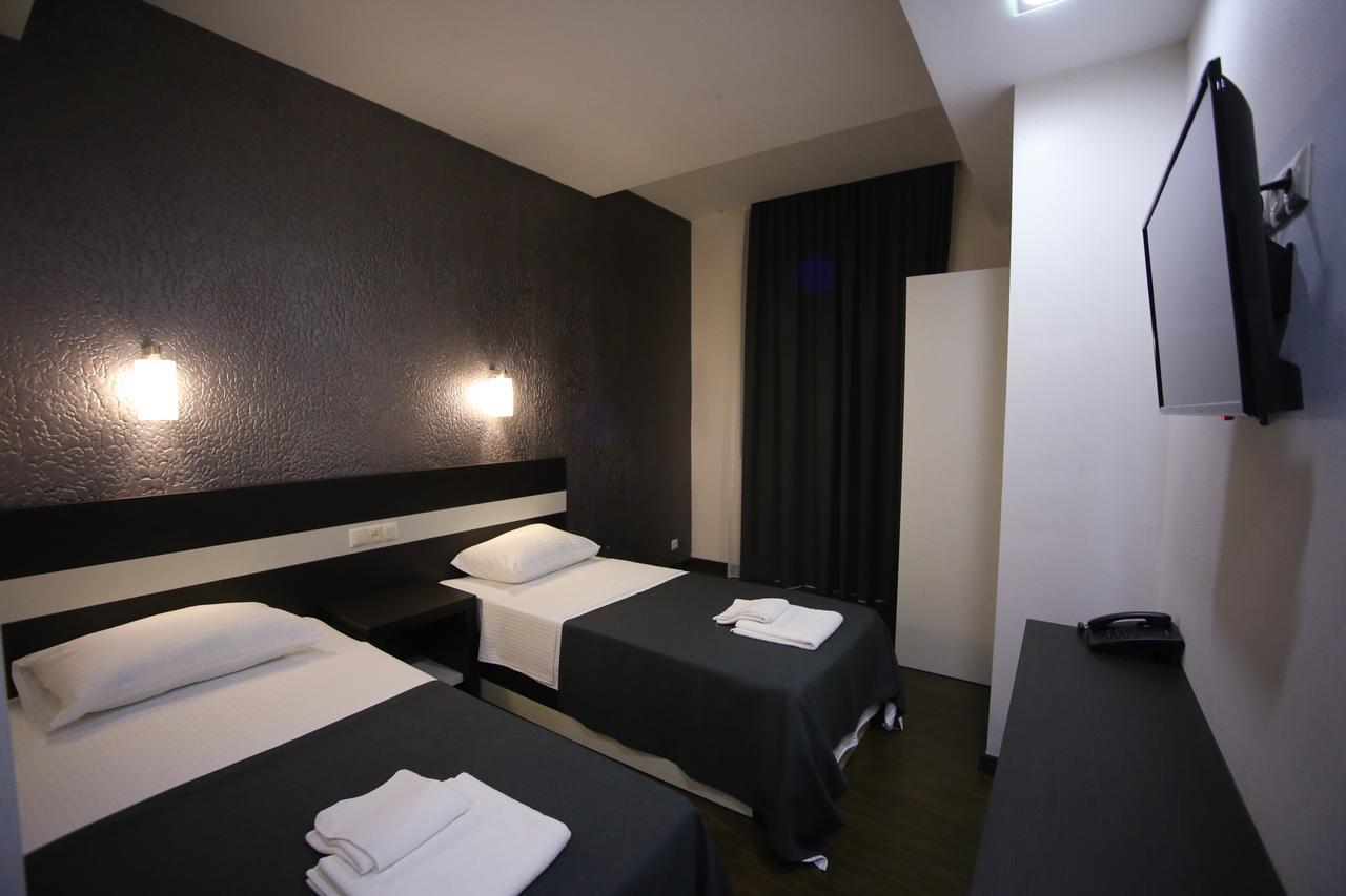 West Tower Hotel Koutaïssi Extérieur photo