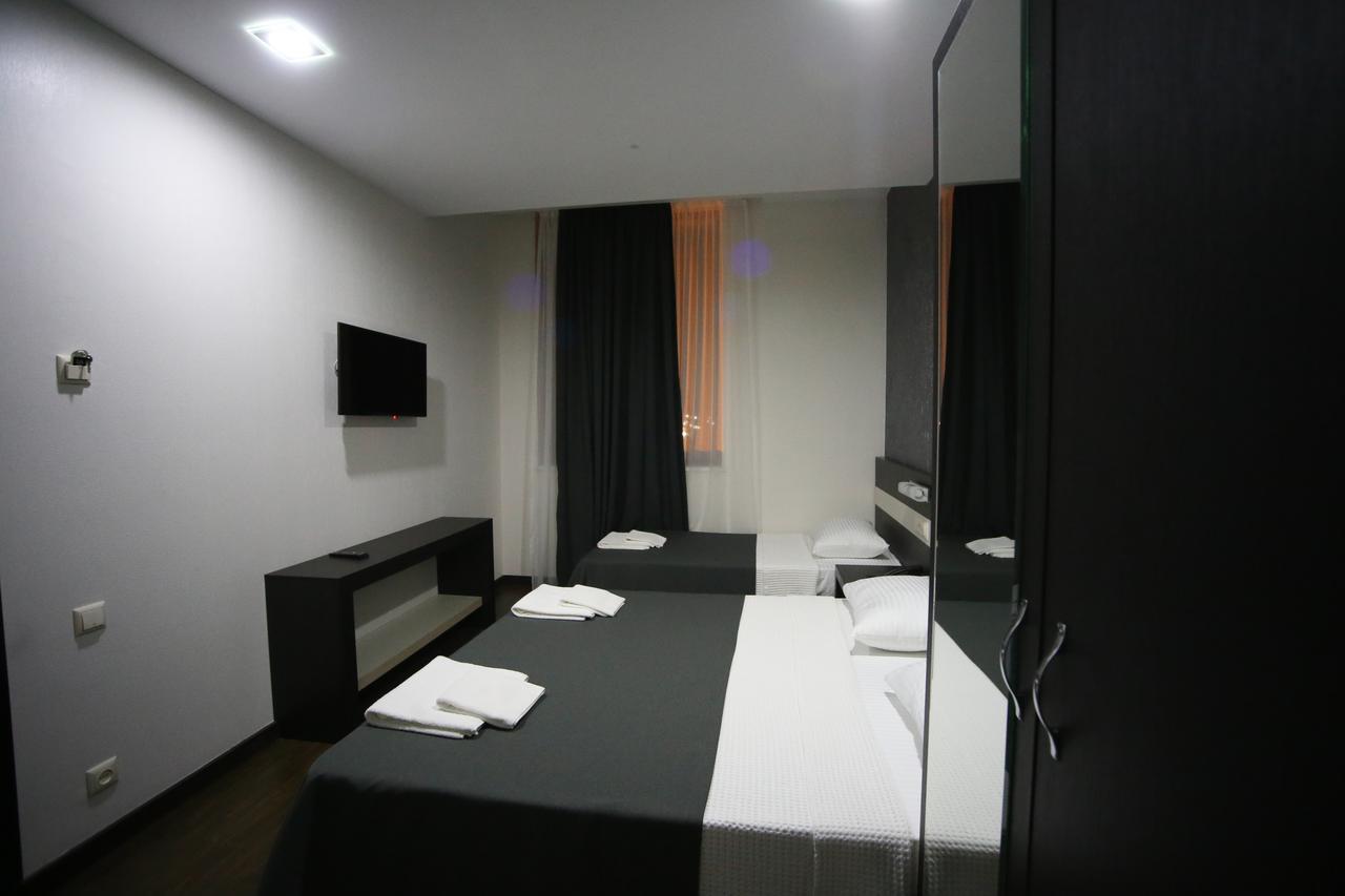 West Tower Hotel Koutaïssi Extérieur photo