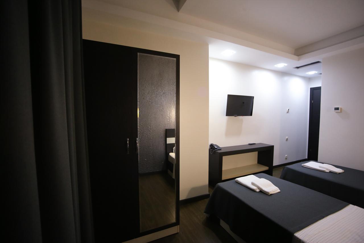 West Tower Hotel Koutaïssi Extérieur photo