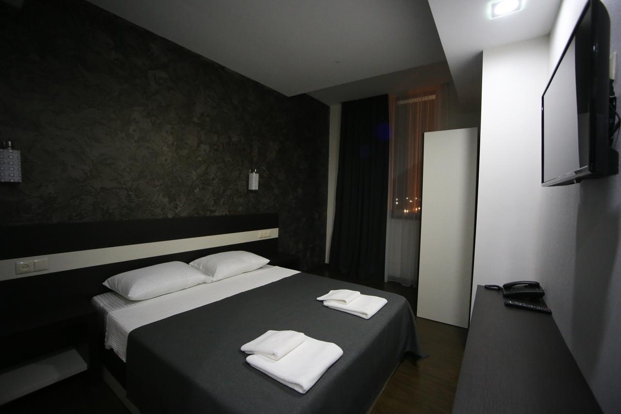 West Tower Hotel Koutaïssi Extérieur photo