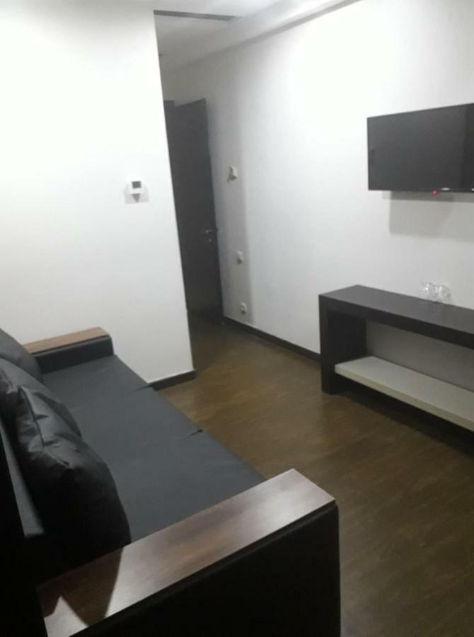 West Tower Hotel Koutaïssi Extérieur photo