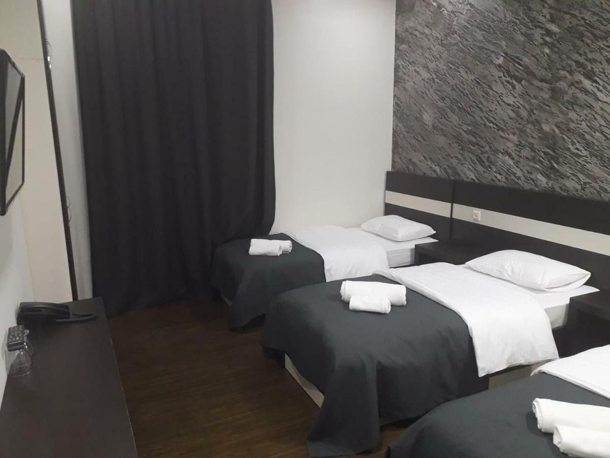 West Tower Hotel Koutaïssi Extérieur photo